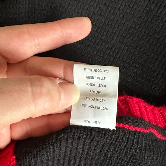 (Size M) Two Person Christmas Sweater - Picture 9 of 11